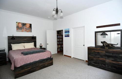 Mountain Meltdown - Pet Friendly, Grill, Wifi, Fire Pit, EV Station -Shared Space - Grill, Fire Pit, Covered Porch, Fountain Pond - Foto 9