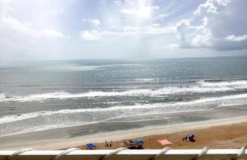 Quiet direct oceanfront 2 bed 2 bath condo w/pool - Foto 26
