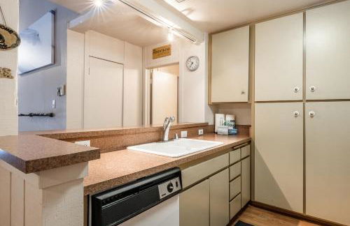 New Listing 2 bedroom and Loft 2 bath Summit E Bldg 16 condo sleeps 8 Steps to Eagle Lodge Chair 15 - Foto 17