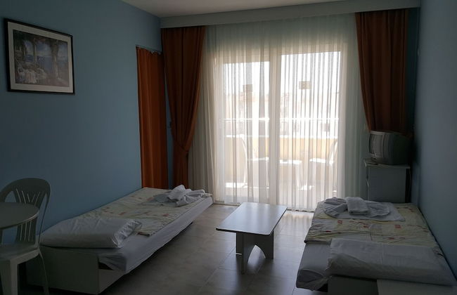 Golden Moon Apart Hotel - Photo 8