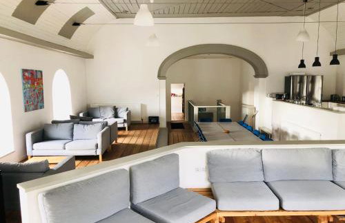 Afan Forest Bunk House-Converted Chapel Sleeps 35 - Foto 11