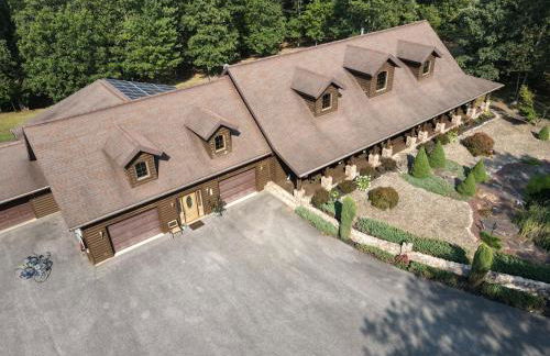 Mountain Meltdown - Pet Friendly, Grill, Wifi, Fire Pit, EV Station -Shared Space - Grill, Fire Pit, Covered Porch, Fountain Pond - Foto 26