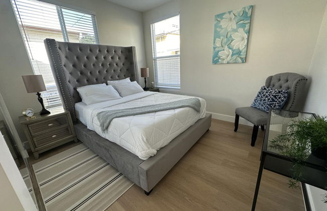 NEW 2BR House IN Glendale Built in 2024 With Garage Private Patio p77 - Foto 3