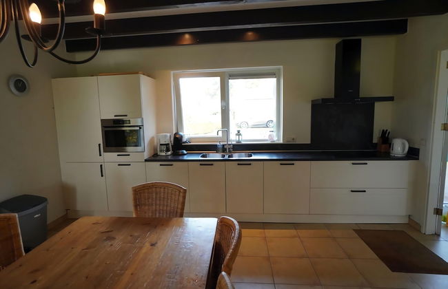 Holiday Home with Meadow View near Forests - Foto 7