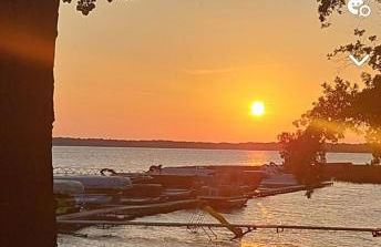 Lake Access and Easy Living at West Battle Lake - Foto 8