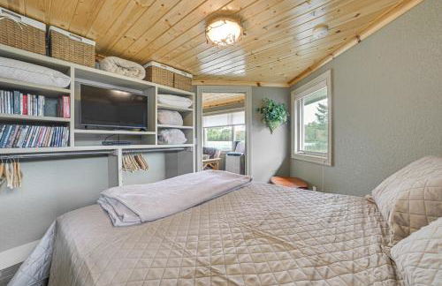 Lakefront Home - Private Dock, Fire Pit and Yard - Foto 10