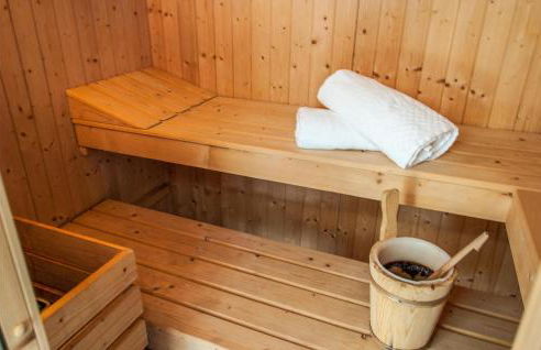 Cozy Home In San Michele Di Ganzari - Photo 8