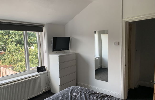 House - Sleeps 5 - Pet Friendly - Garden - Parking - Foto 1