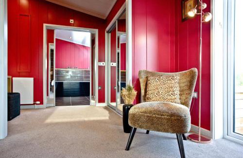 Pomegranate, Hot Tub, Wi-Fi - Photo 20