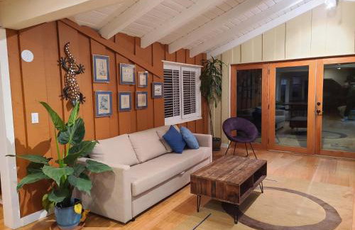 Westside Retreat w Yard, Grill, Hot Tub, Near Sofi Stadium, LAX, and the Beach - Foto 49