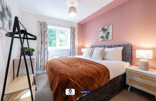 Last-Minute Escapes ! Summer Days l RTM Stay l 4 -Bed House By Finesse Stays Short Lets & Serviced Accommodation Wakefield With Parking, Contractors - Foto 7