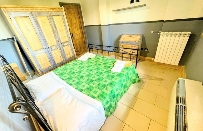 Spoleto Poolside - Sleeps 24 - Photo 39