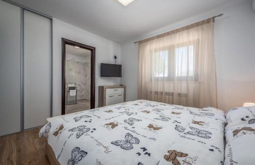 Villa Luna Tinjan, Pool and Wellness - Photo 19