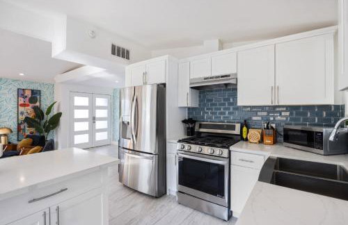 Desert Glow Getaway - Pool - Lounging - Backyard Games - Foto 17