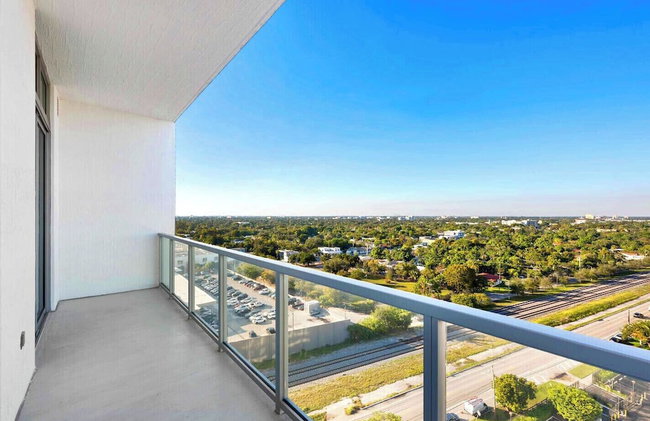 Poolside District Condo - We Host - Foto 46