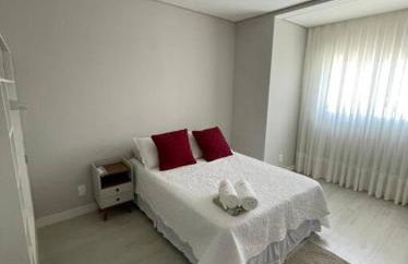 Sobrado com piscina, banheira e garagem coberta. - Foto 11