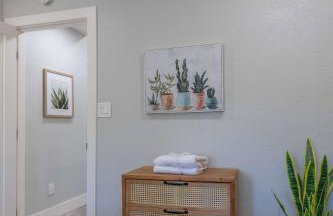 Relaxing 3BR Home with Vineyard View Rooftop Deck and Game Room - Foto 20