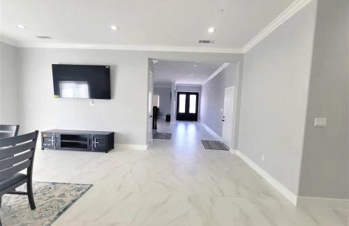 Huge Family Home Near Disneyland & SoCal Beaches - Foto 18