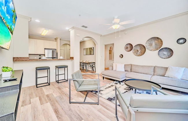 Modern 2BR Condo- Pool Hot Tub Close to Disney - Foto 1