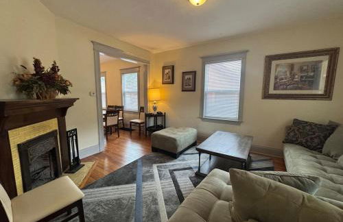 Downtown, 5-bed, 3-bath, 3-level - Foto 10