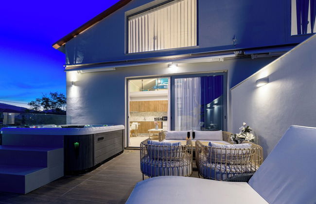 Pearl Luxury Living - Photo 35