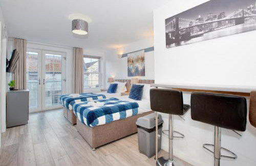 Modern Twin Studio - Town Centre - Long Stays Welcome! - Foto 1