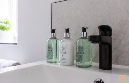 Cosy 5 bedroom house - Central By Valore Property Services - Photo 26