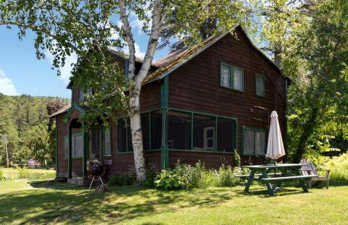 Tranquil Cabin on a Lake with Private Porch near Lebanon, New Hampshire - Foto 10