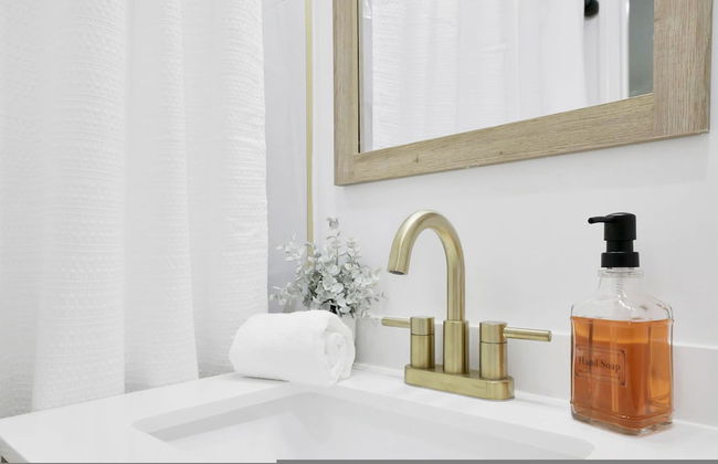 Luxury 7BR Buckhead Oasis w Pool Gameroom Firepit - Foto 47