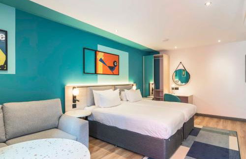 Holyrood Aparthotel - Photo 54