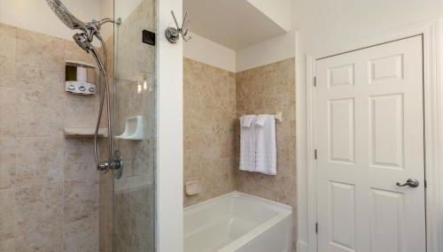 The Lumber Baron's Mansion: 2 King Suites, 2.5BA + Gym - Foto 3