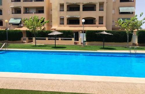 3 bed ground first floor apartment. Close to beach - Foto 1