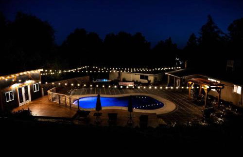 Pool! Quite, Private, remodeled home on the hill - Foto 13