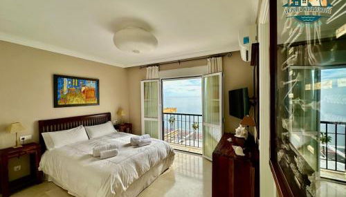 Seafront Townhouse with Stunning Mediterranean Views, community pool - Foto 4