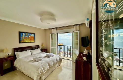 Seafront Townhouse with Stunning Mediterranean Views, community pool - Foto 4