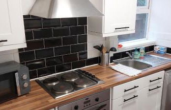 Spacious 3 bed House, Wolverhampton - Photo 4