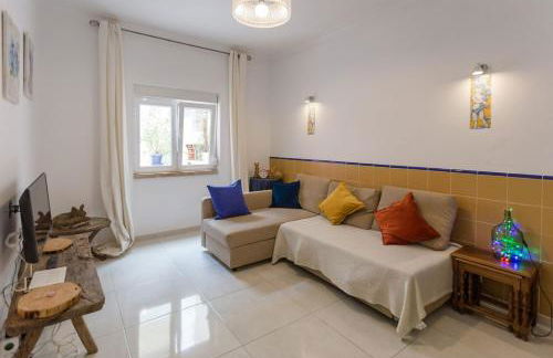 1-Bedroom Flat with Terrace, near Metro & Arena - Photo 9