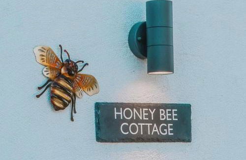 Honey Bee Cottage Tiny House Welshpool - Photo 20