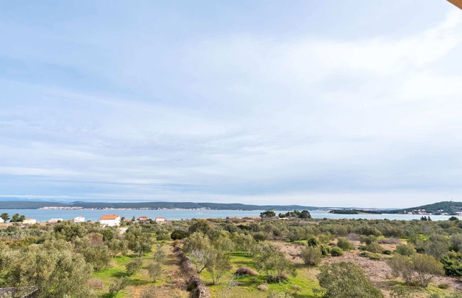 Simplistic Apartment in Neviđane near Sea Beach - Foto 28