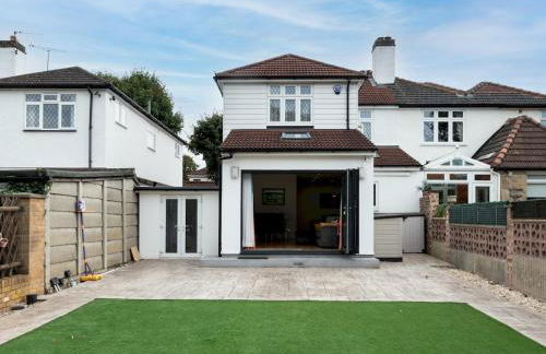 4 Bed house Parking 5 mins Sidcup Station - Pass the Keys - Foto 2