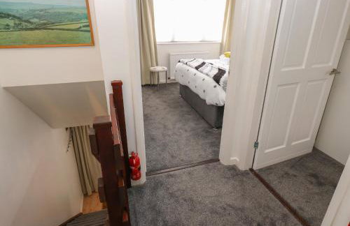 Lynton House - Photo 10