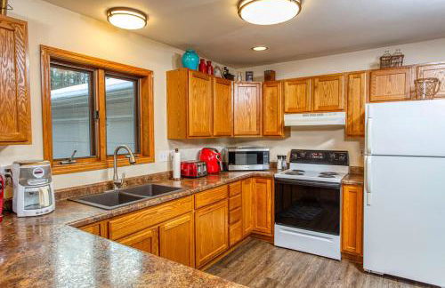 Cabin in the Woods by Simple Life Rentals - Foto 6