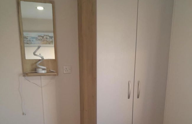 3 Bed-sleeps 6-pets-parking-5 Min to Beach - Photo 9