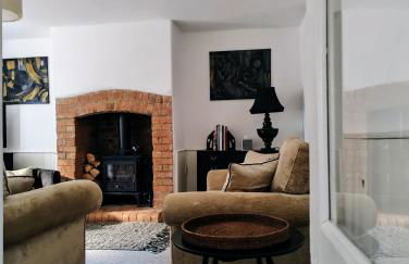 The Old Post Office Spacious 3-Bed Cottage in North Perrott - Photo 17