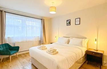 Oasis split level flat in Zone 1 - Photo 12