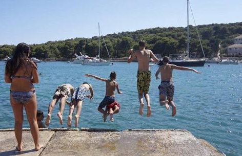 Prvinski Akvarel - Foto 37