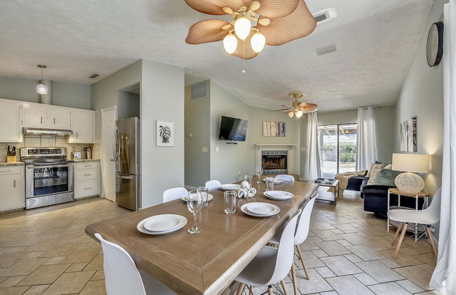 Emerald Sunset by Book That Condo - Photo 36