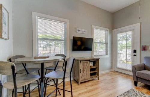 Rare- Downtown 2 bedroom! Family friendly! - Photo 8