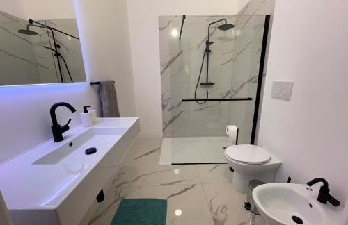 Orvieto: Spacious 3BR 3BA apartment with balcony & patio - Photo 25