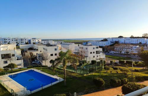 Apartamentovistasconil, ático con piscina, jardín, pista de pádel y solárium - Foto 1